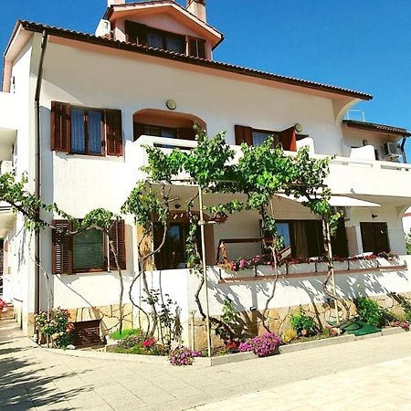 Mirjana F Apartaments Baška Exteriör bild