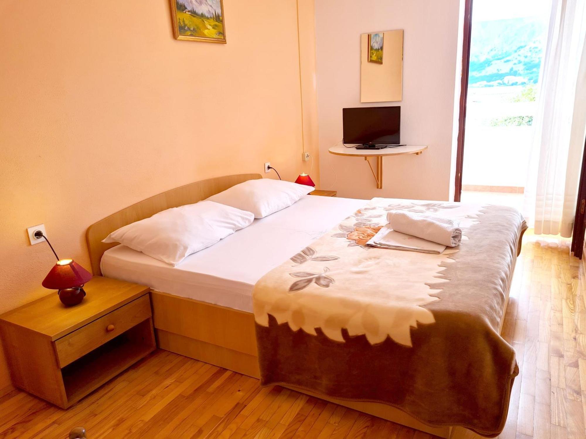 Mirjana F Apartaments Baška Exteriör bild